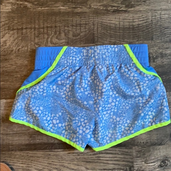 Nike Dri-Fit Running Shorts - Picture 2 of 4